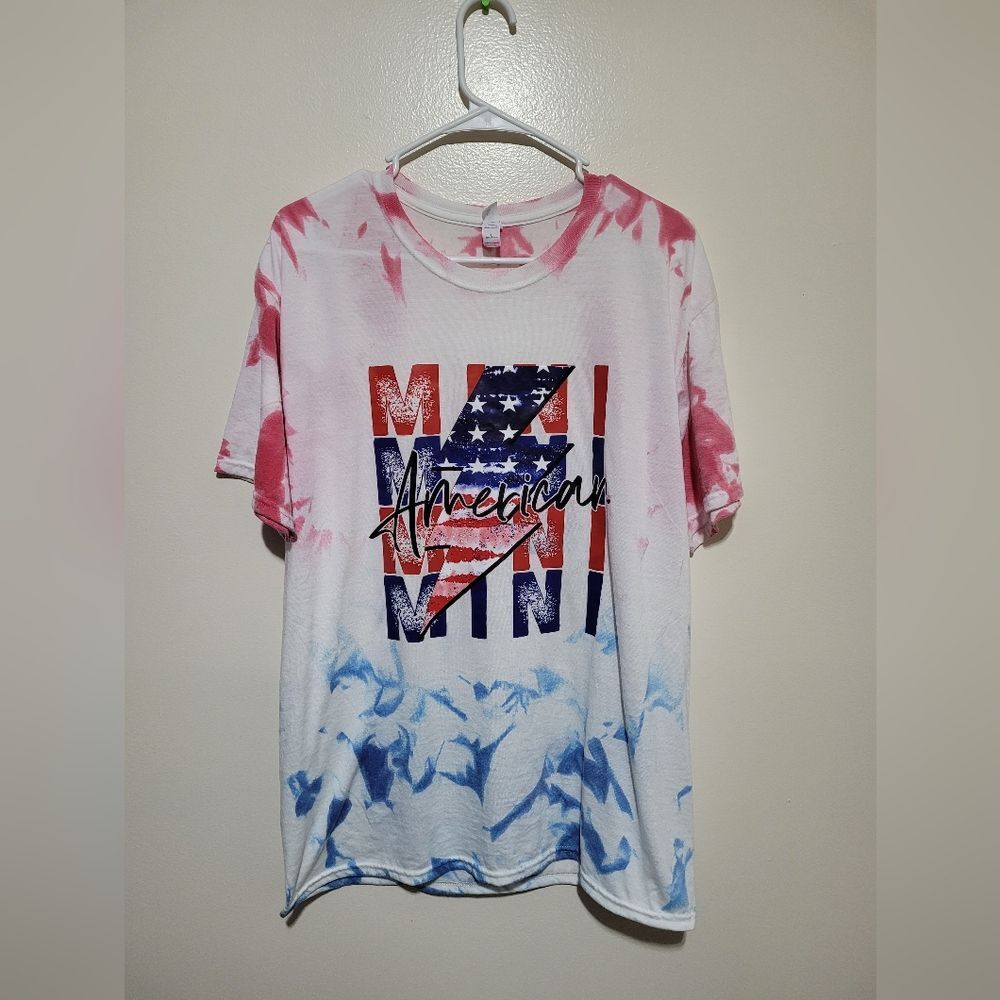Red, White, and‎ Blue Graphic T-Shirt Size Large